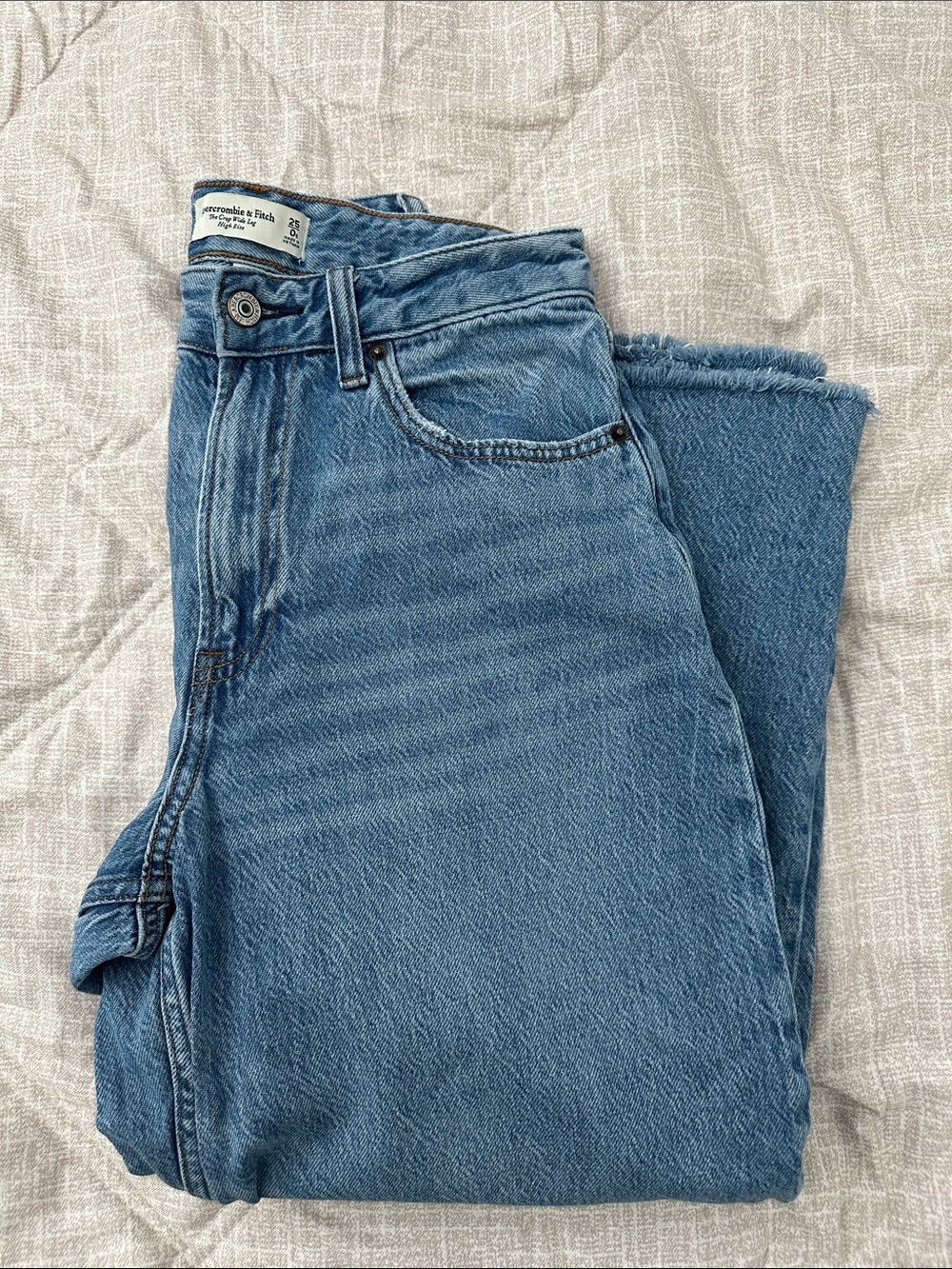 Abercrombie & Fitch Curve Love High Rise Cropped Wide Leg Jean 25 SHORT